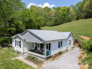 19 Mclean Rd Weaverville, NC 28787