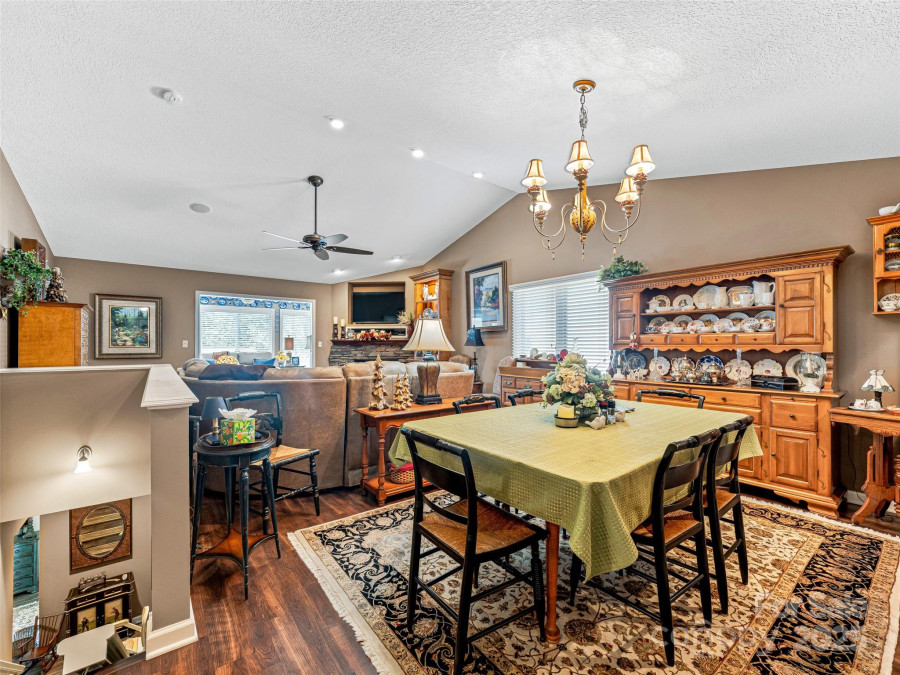 27 Putter Ct Hendersonville, NC 28739