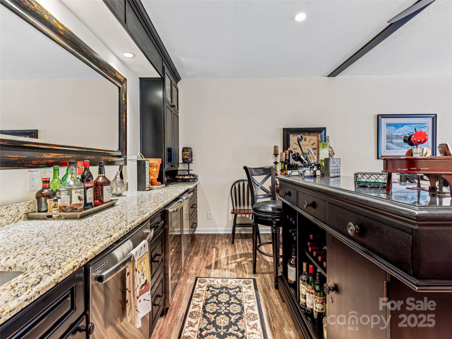 27 Putter Ct Hendersonville, NC 28739