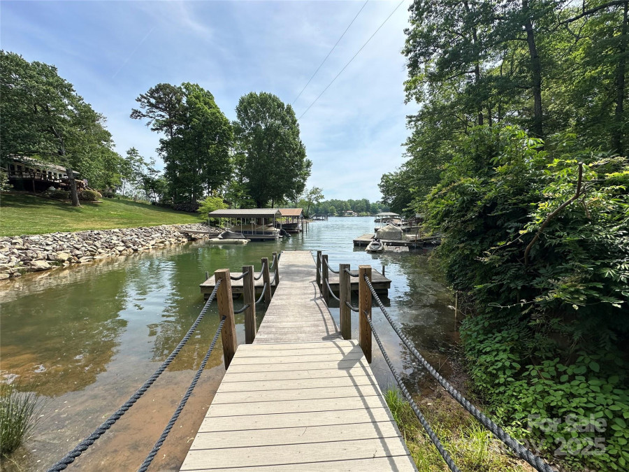 7365 Gabriel St Sherrills Ford, NC 28673