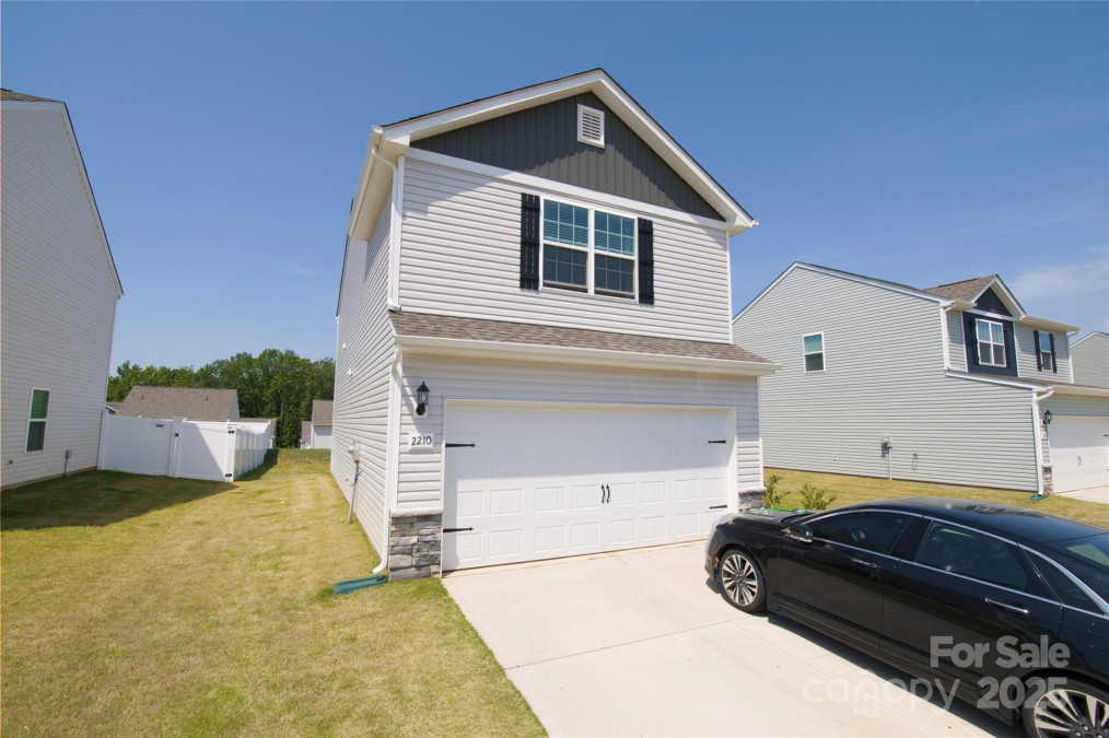 2210 Transatlantic Ave Charlotte, NC 28215