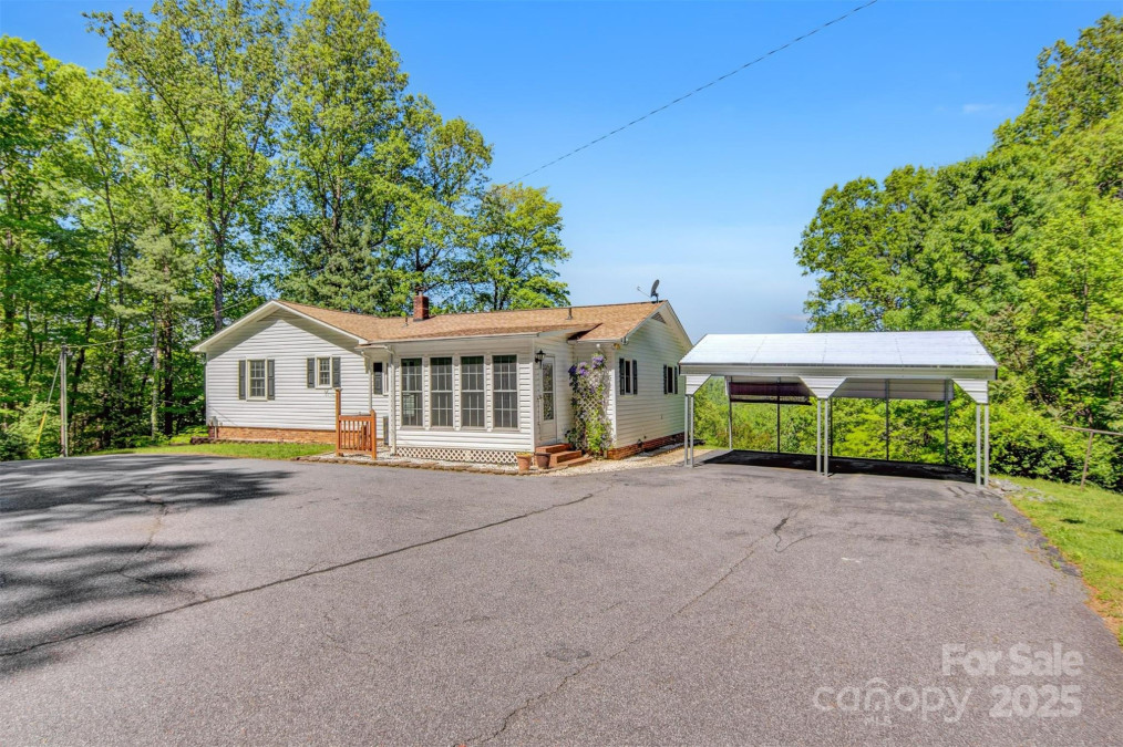 2196 Uphill Ln Lenoir, NC 28645