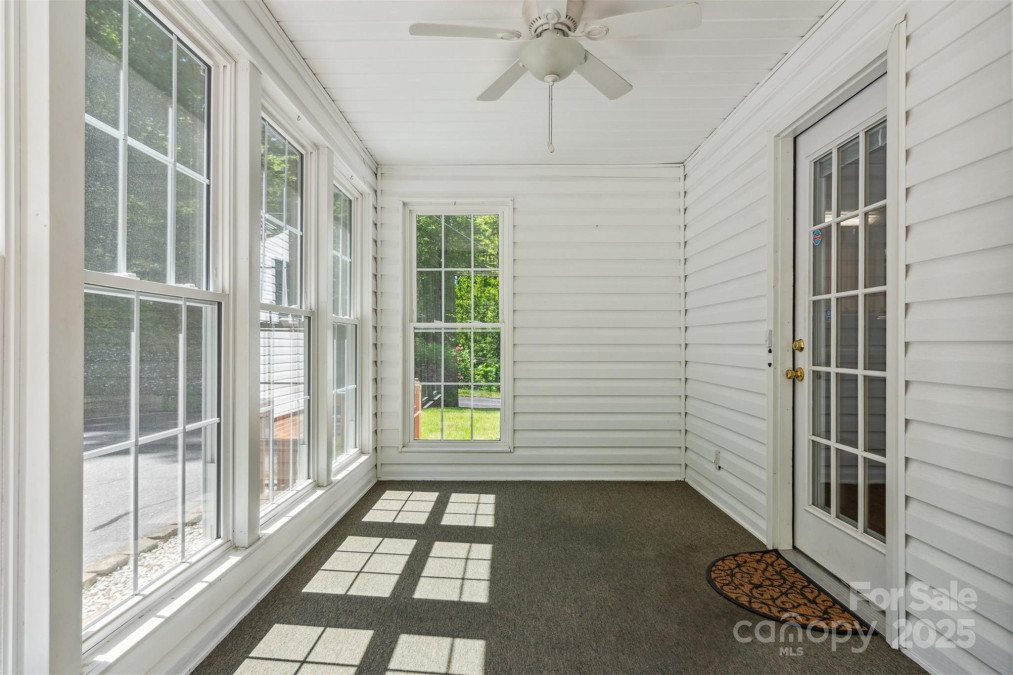 2196 Uphill Ln Lenoir, NC 28645