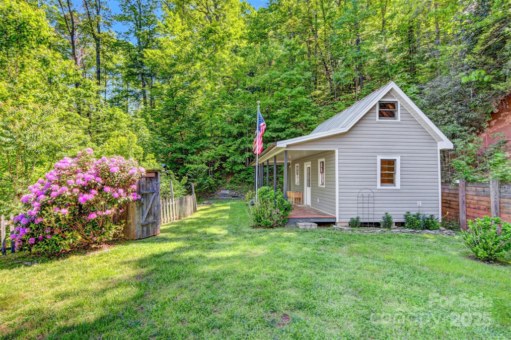 2196 Uphill Ln Lenoir, NC 28645