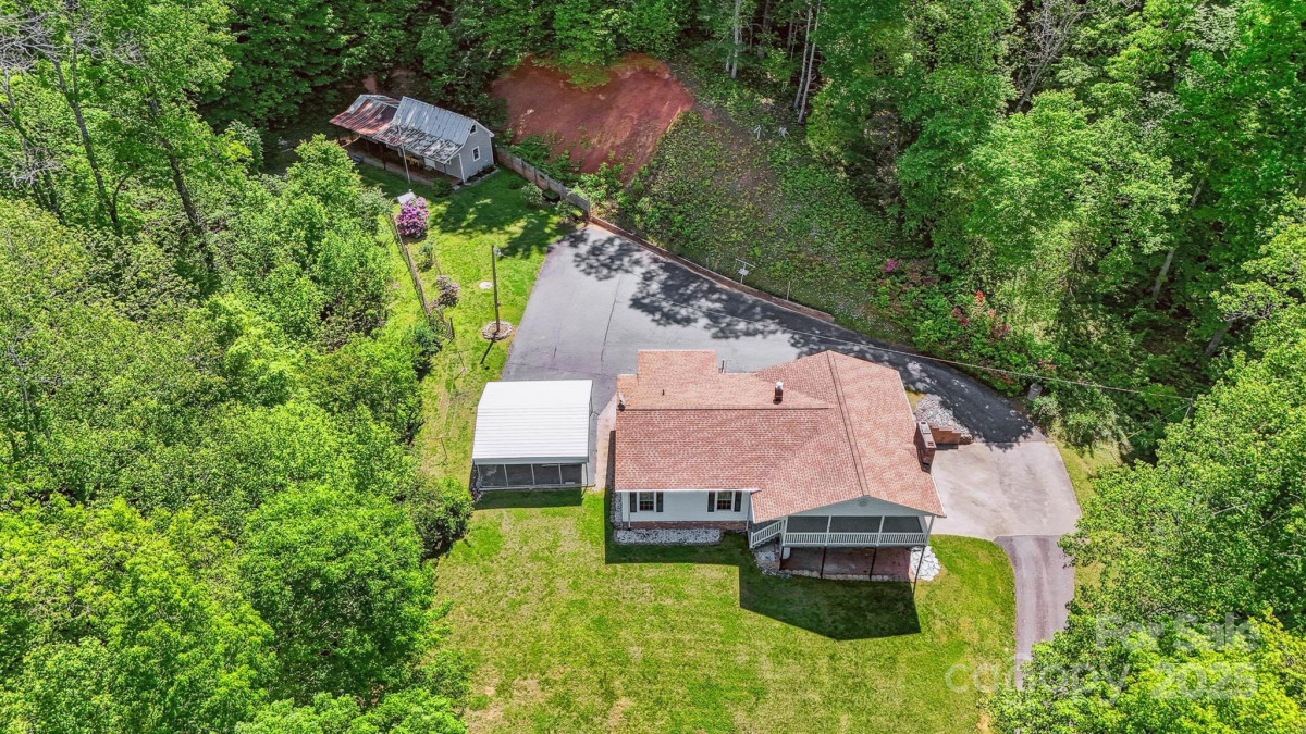2196 Uphill Ln Lenoir, NC 28645