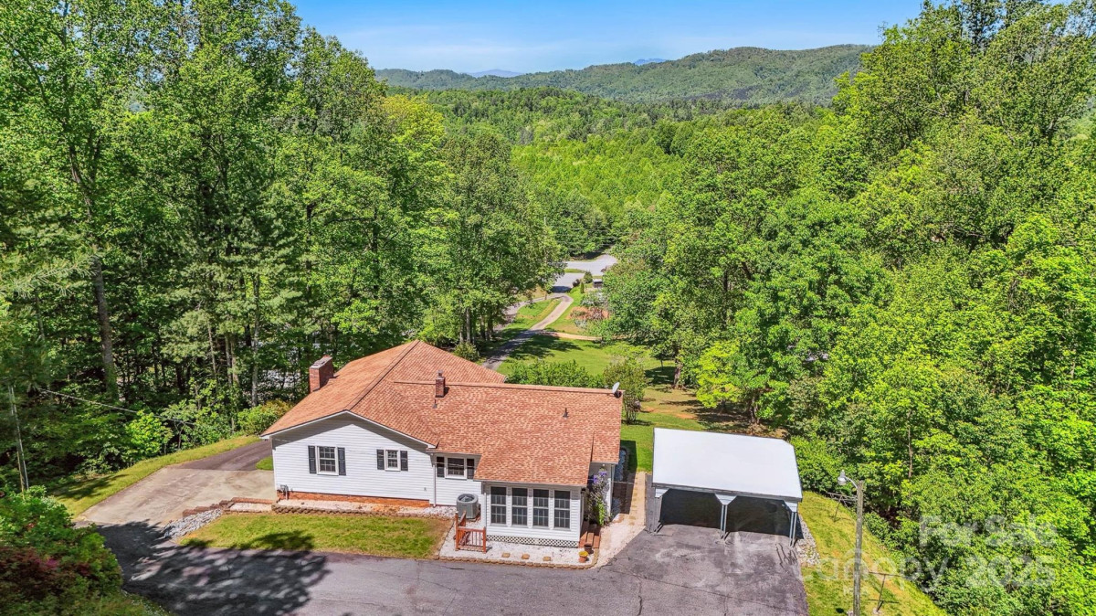 2196 Uphill Ln Lenoir, NC 28645