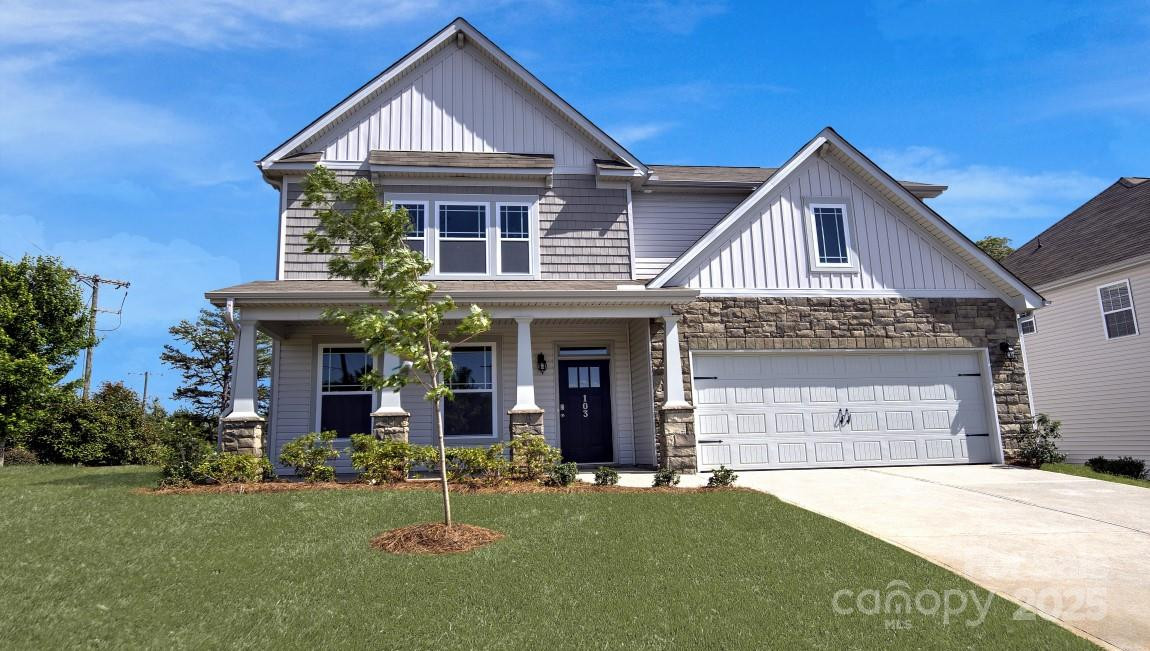 34 Fox Cove Rd Hendersonville, NC 28792