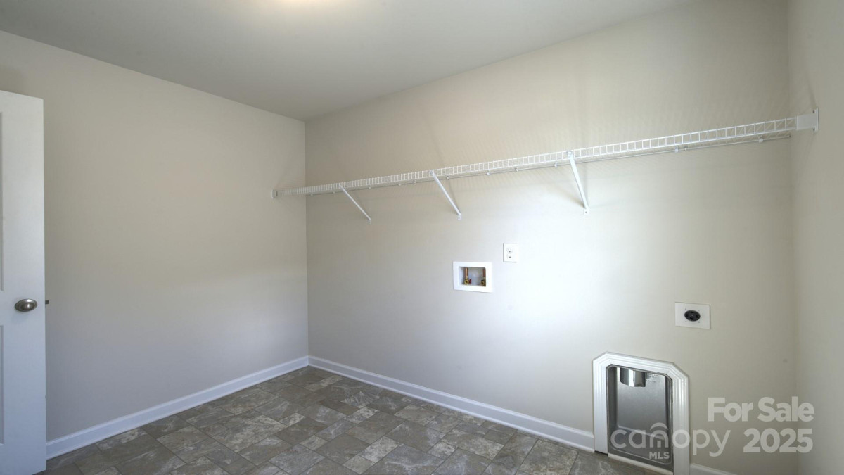 34 Fox Cove Rd Hendersonville, NC 28792