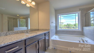 34 Fox Cove Rd Hendersonville, NC 28792