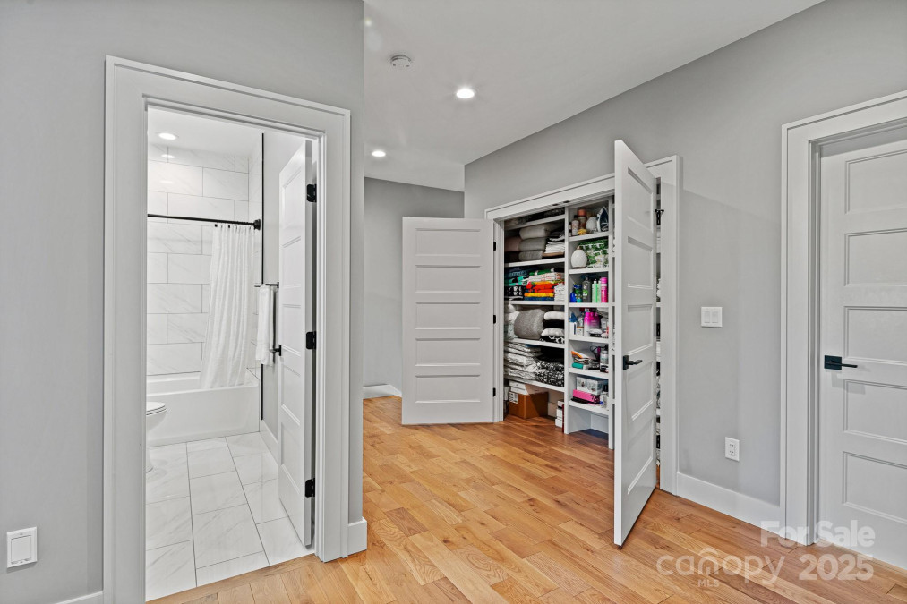 32 Taylor Mountain Rd Candler, NC 28715