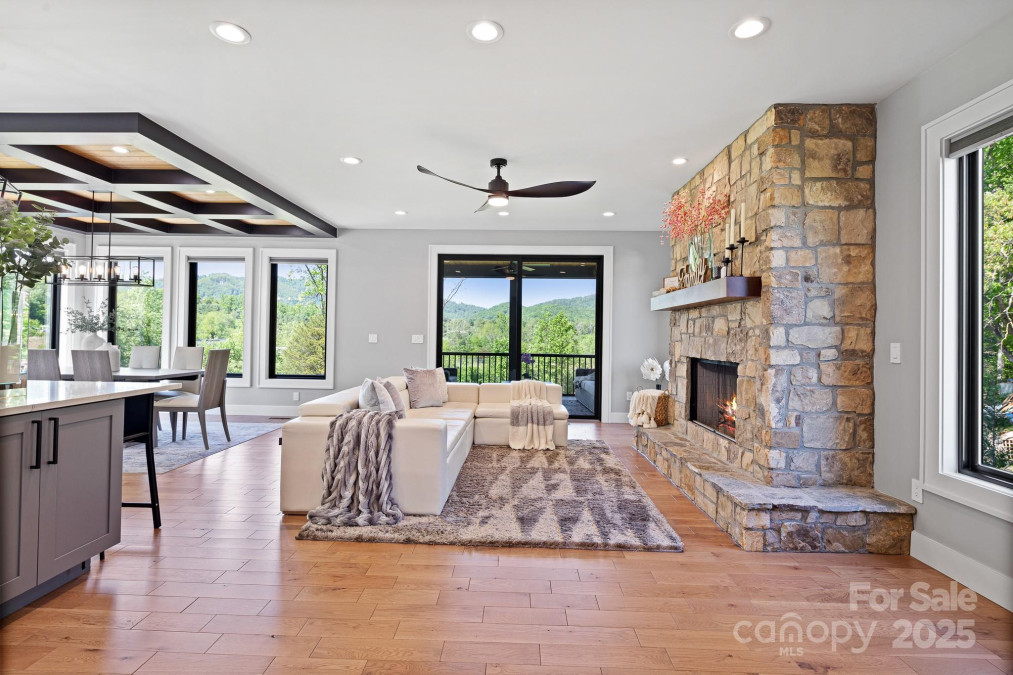 32 Taylor Mountain Rd Candler, NC 28715