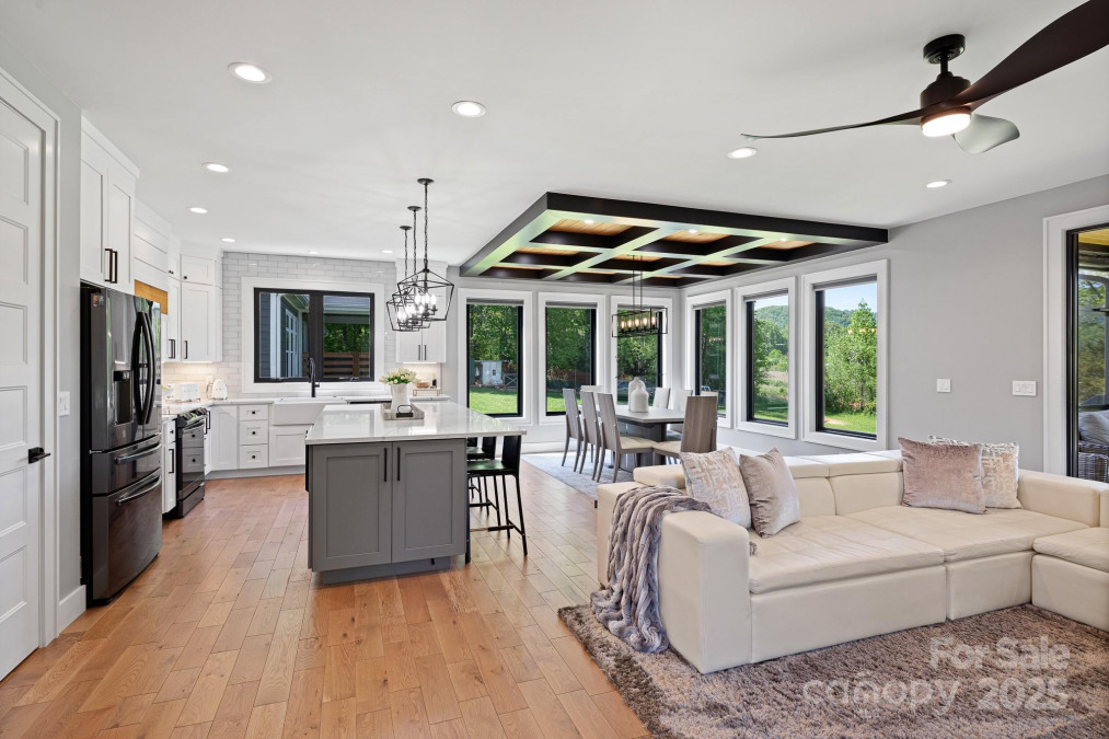 32 Taylor Mountain Rd Candler, NC 28715