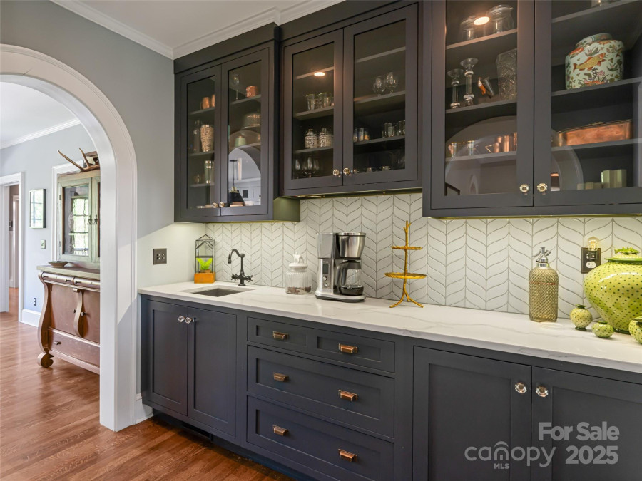 341 Vanderbilt Rd Asheville, NC 28803