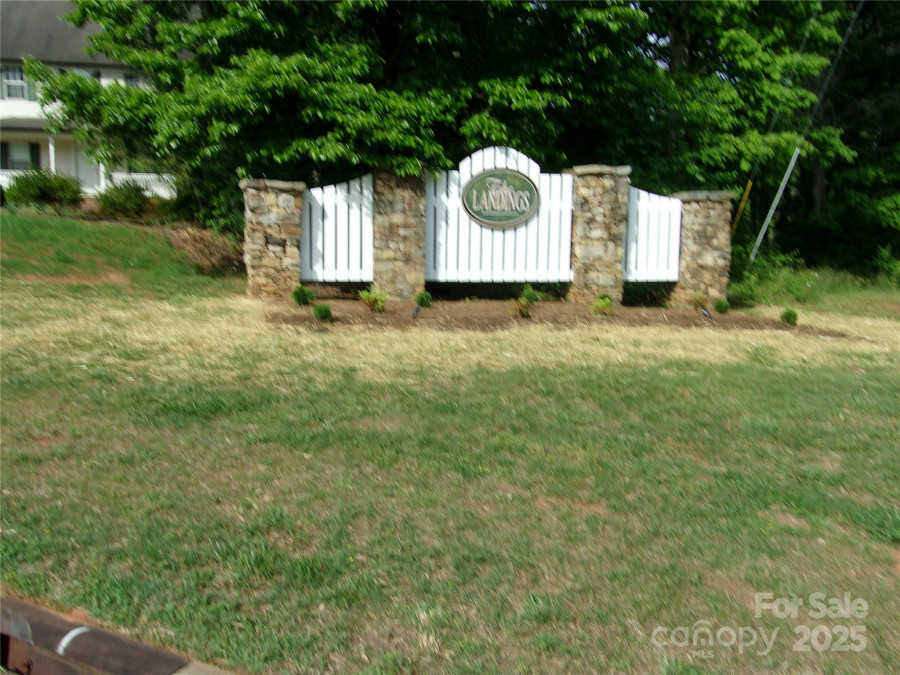 109 Gatwick Ct Statesville, NC 28677