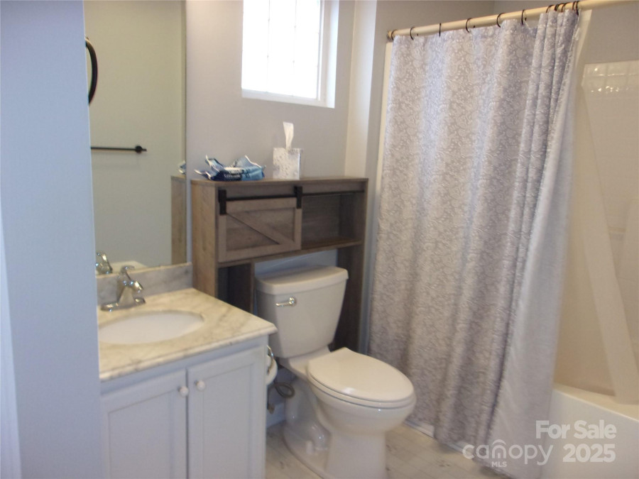 109 Gatwick Ct Statesville, NC 28677