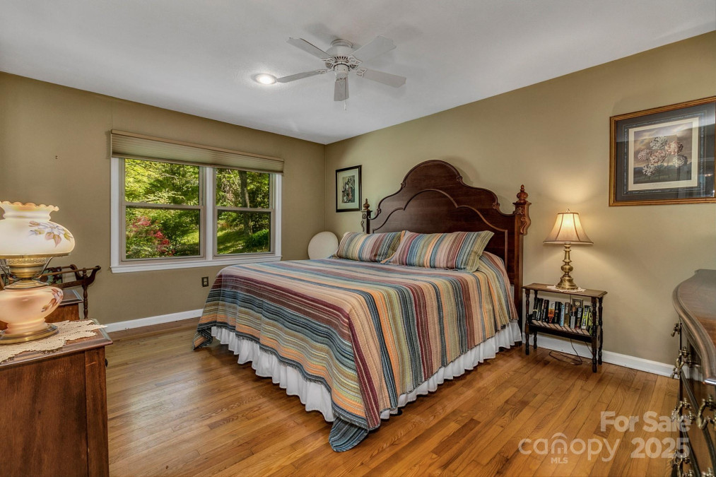 385 Fork Rd Black Mountain, NC 28711