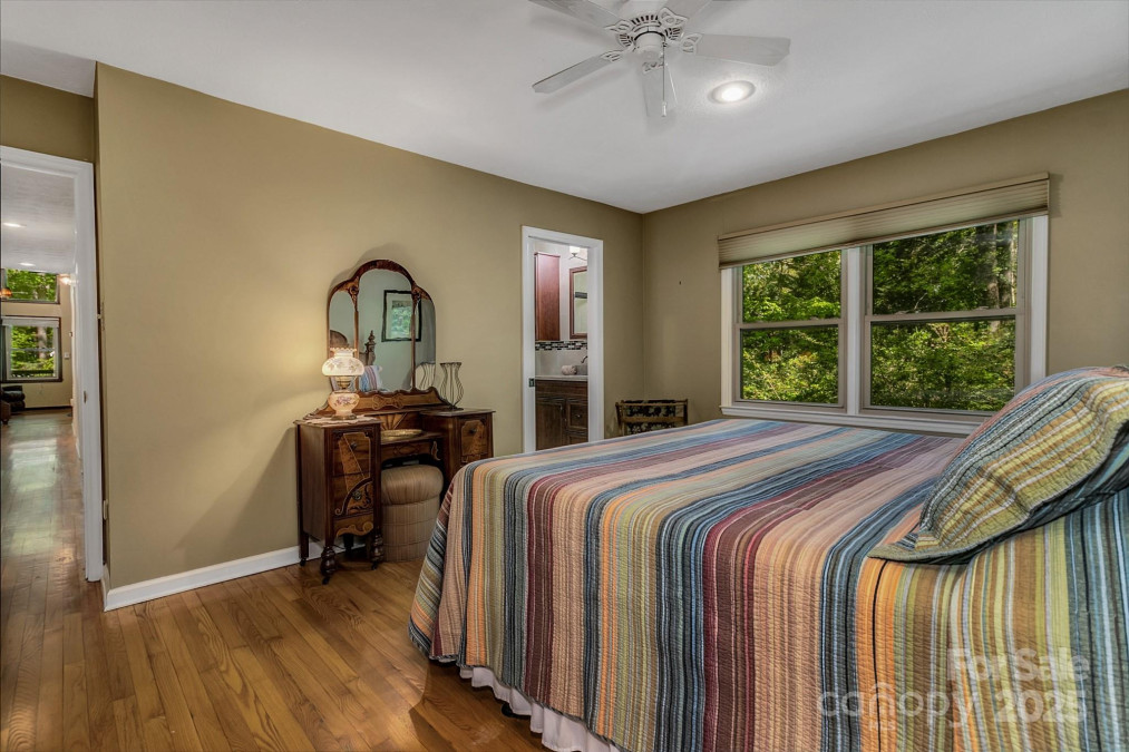 385 Fork Rd Black Mountain, NC 28711