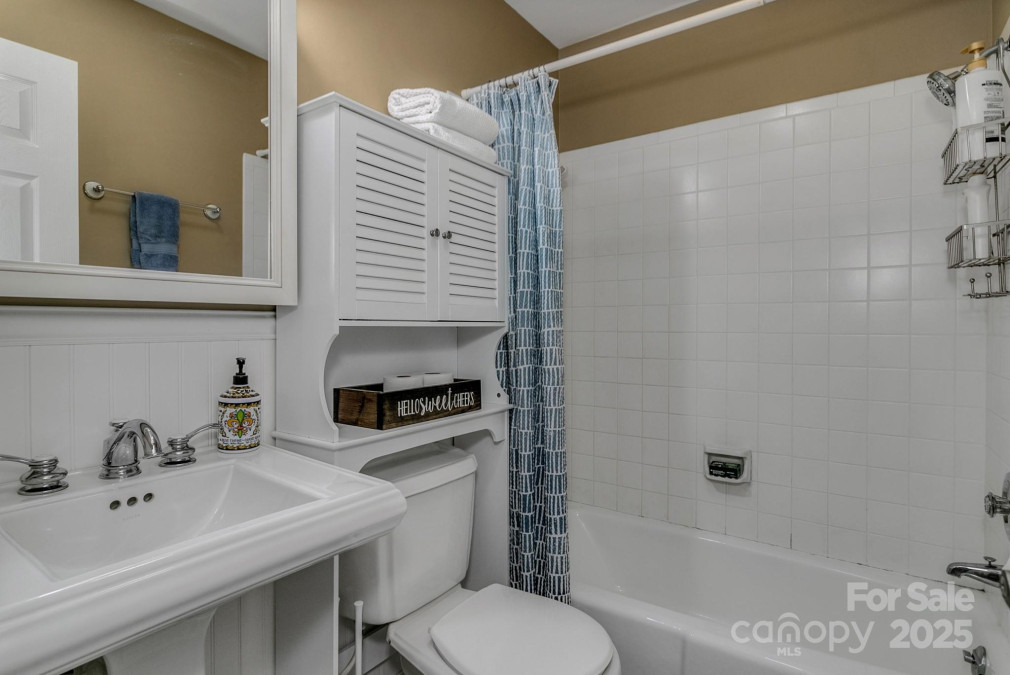 385 Fork Rd Black Mountain, NC 28711