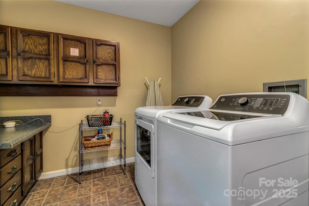 385 Fork Rd Black Mountain, NC 28711