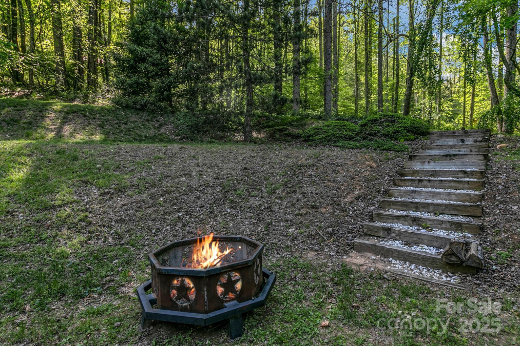385 Fork Rd Black Mountain, NC 28711