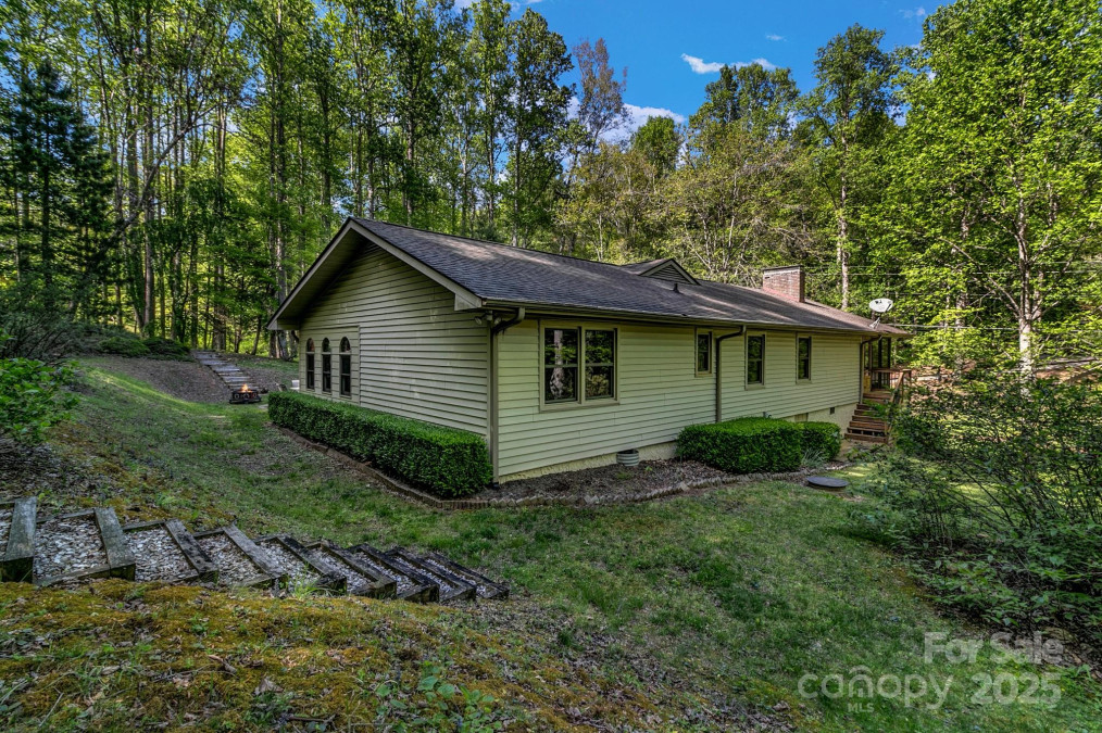 385 Fork Rd Black Mountain, NC 28711