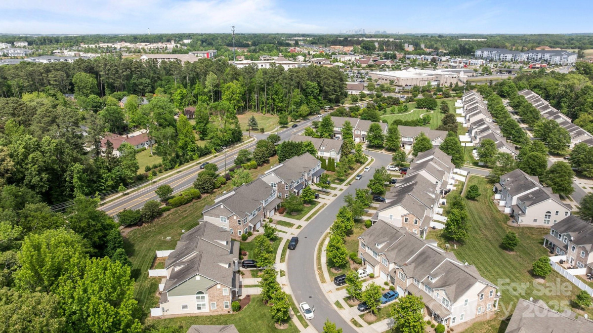 5621 Tipperlinn Way Charlotte, NC 28278