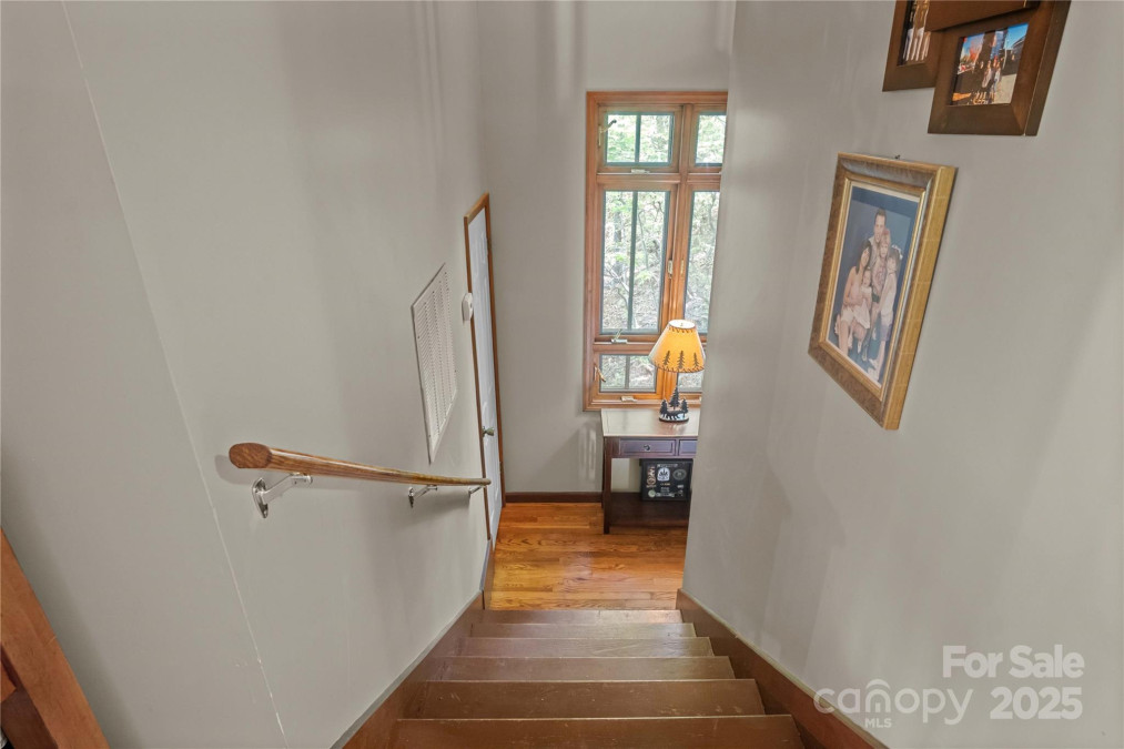 25 Little Falls Dr Tryon, NC 28782