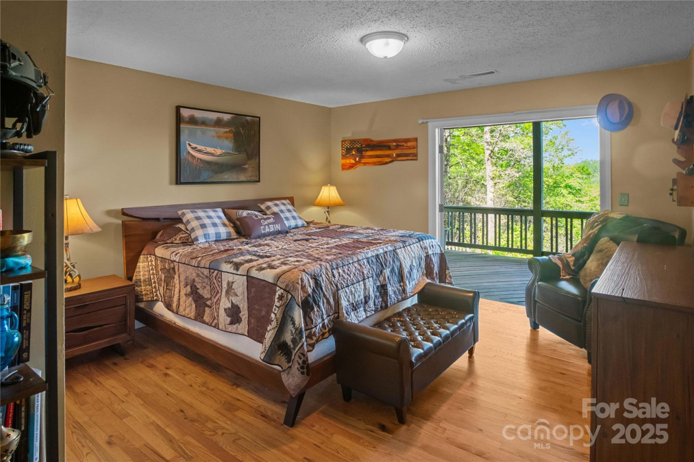 25 Little Falls Dr Tryon, NC 28782