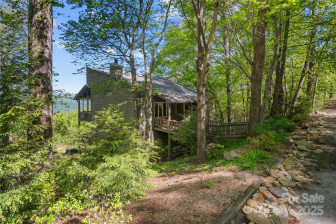25 Little Falls Dr Tryon, NC 28782