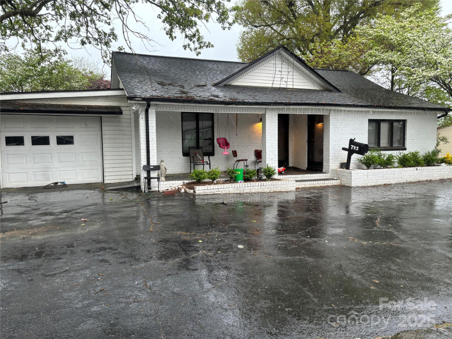 713 Sloop Ave Kannapolis, NC 28083