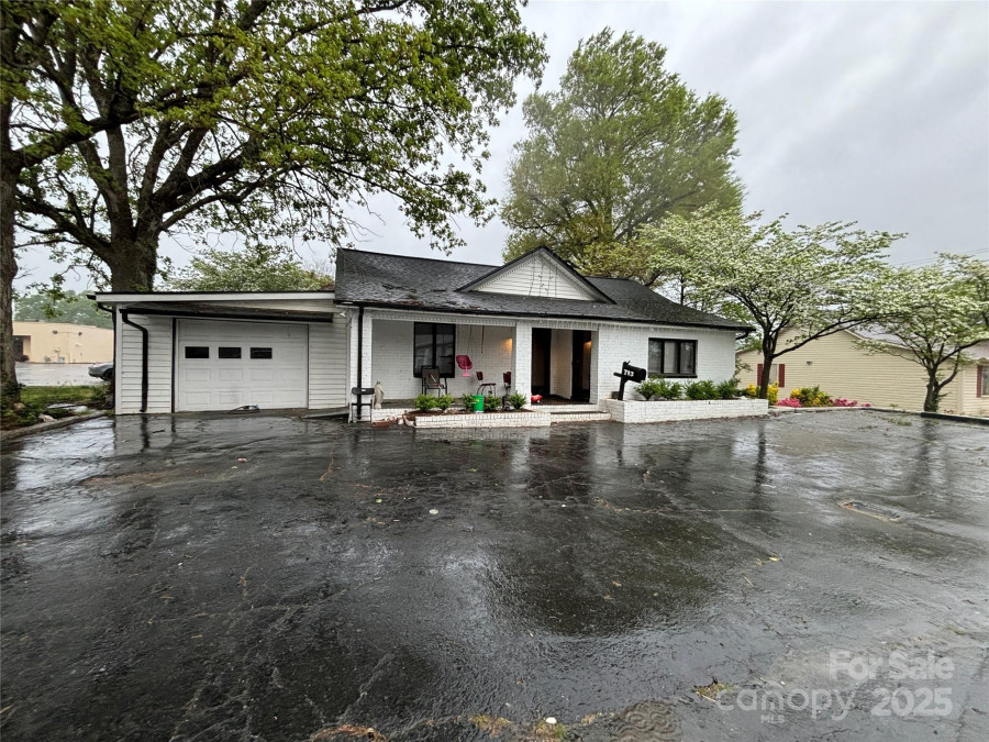 713 Sloop Ave Kannapolis, NC 28083