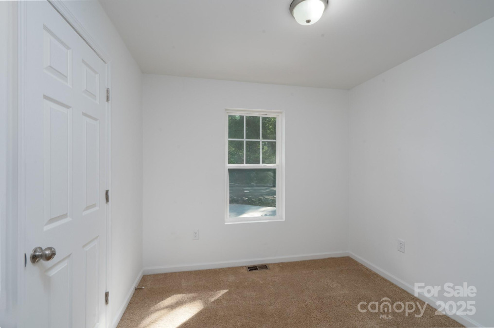 1411 Caldwell St Gastonia, NC 28052