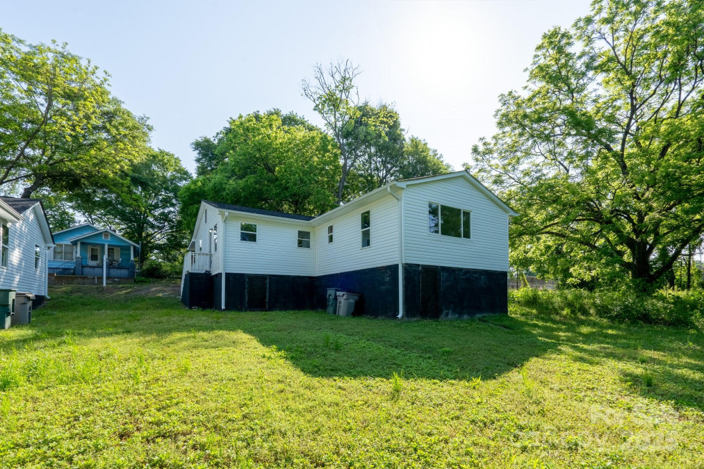 1411 Caldwell St Gastonia, NC 28052