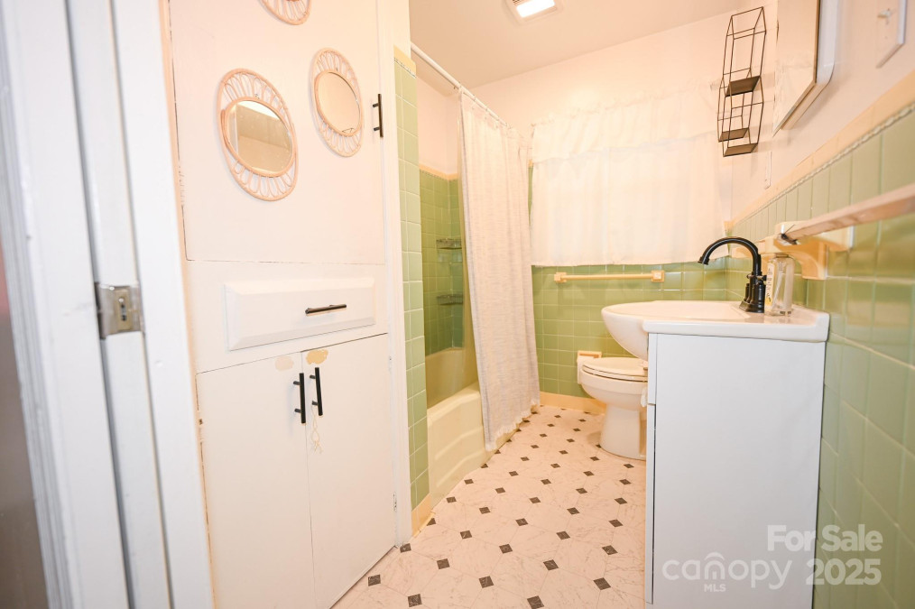 185 Elizabeth Ave Forest City, NC 28043
