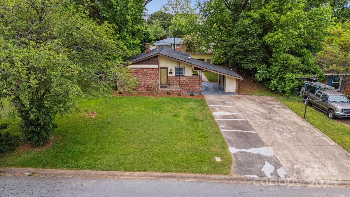 3828 Delgany Dr Charlotte, NC 28215