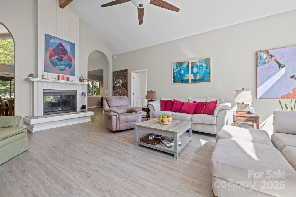 2630 Bowden Ln Hendersonville, NC 28792