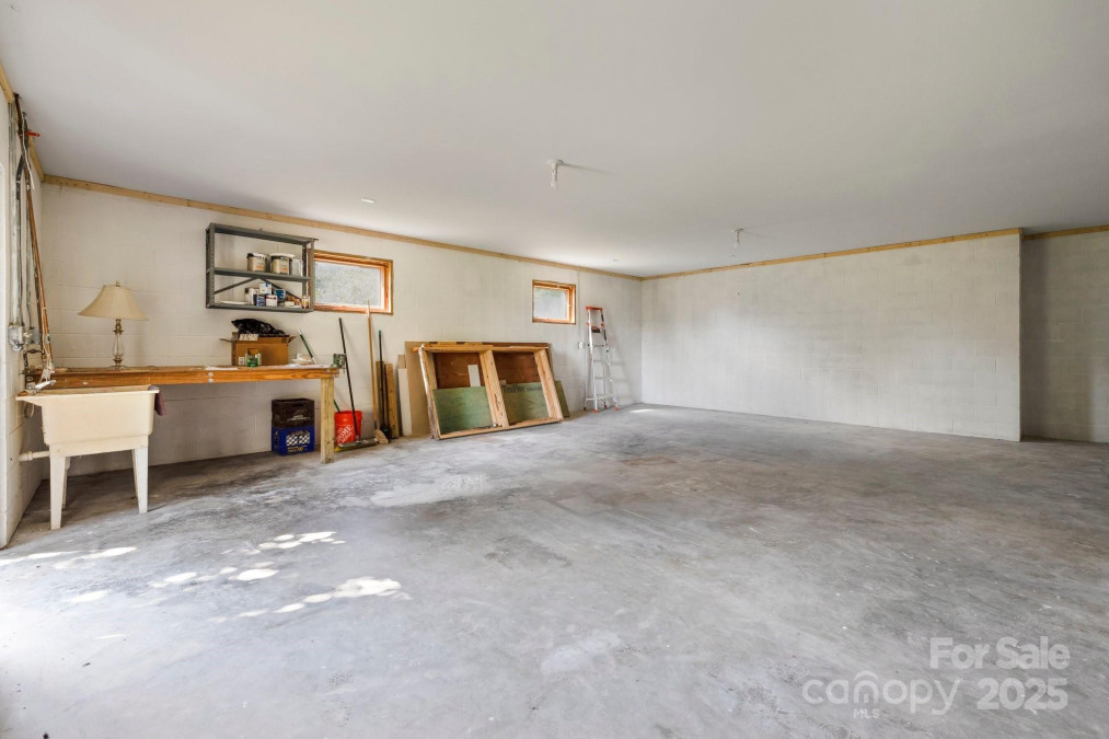 2630 Bowden Ln Hendersonville, NC 28792