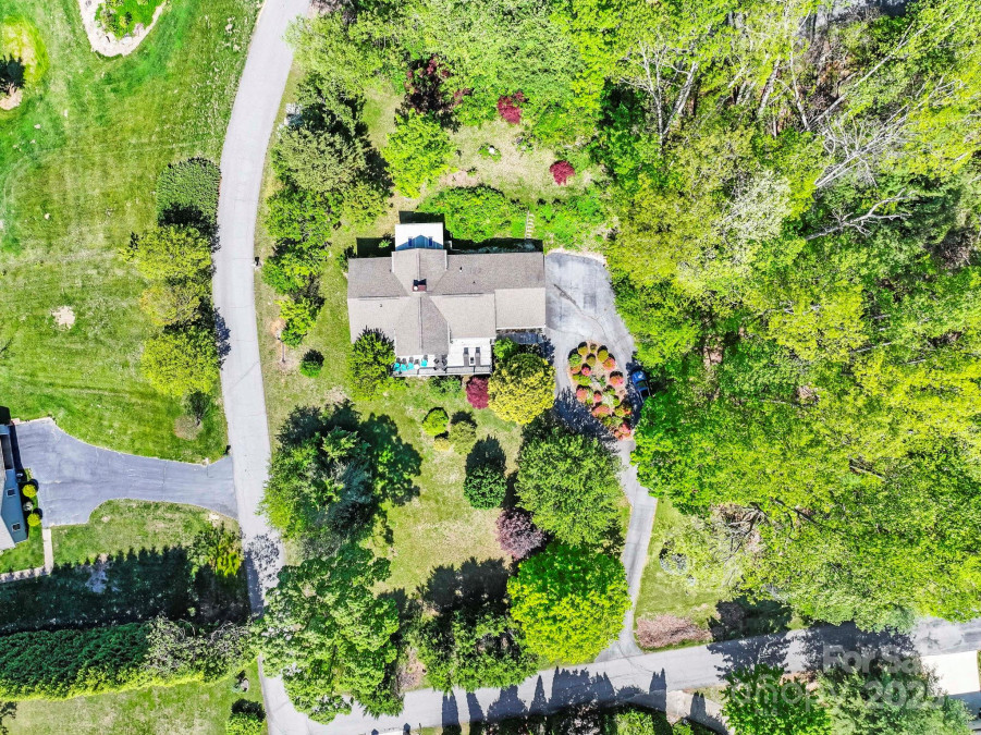 2630 Bowden Ln Hendersonville, NC 28792