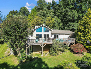 2630 Bowden Ln Hendersonville, NC 28792