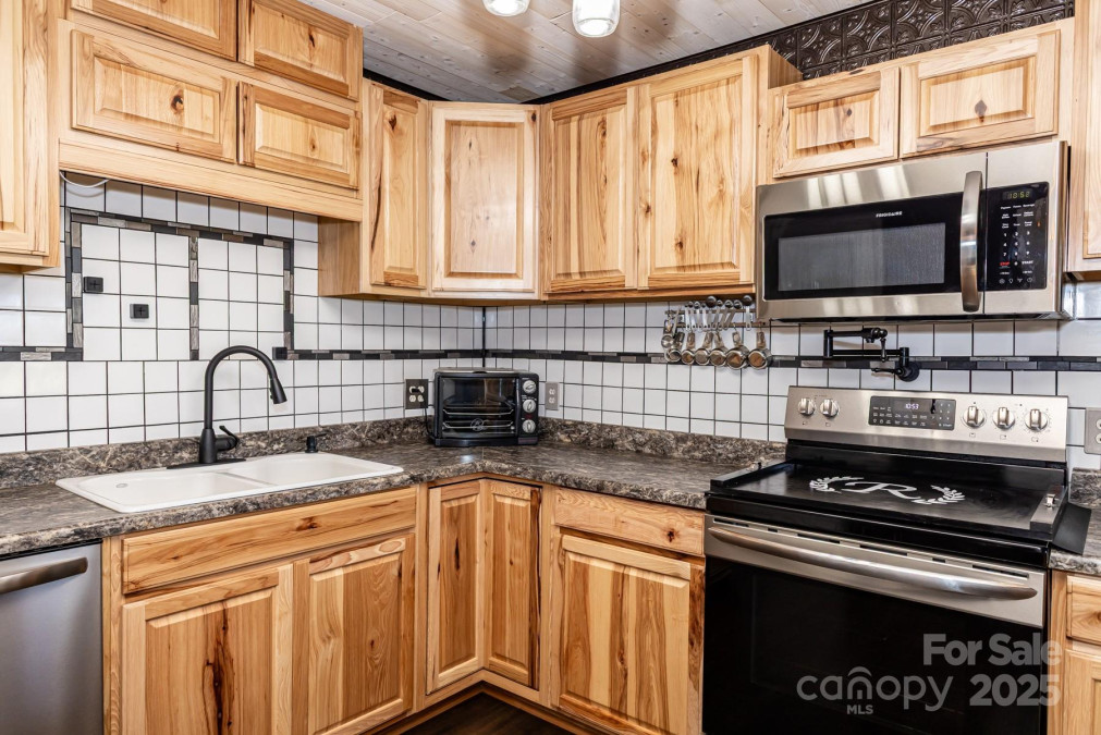 5014 Oxford School Rd Claremont, NC 28610