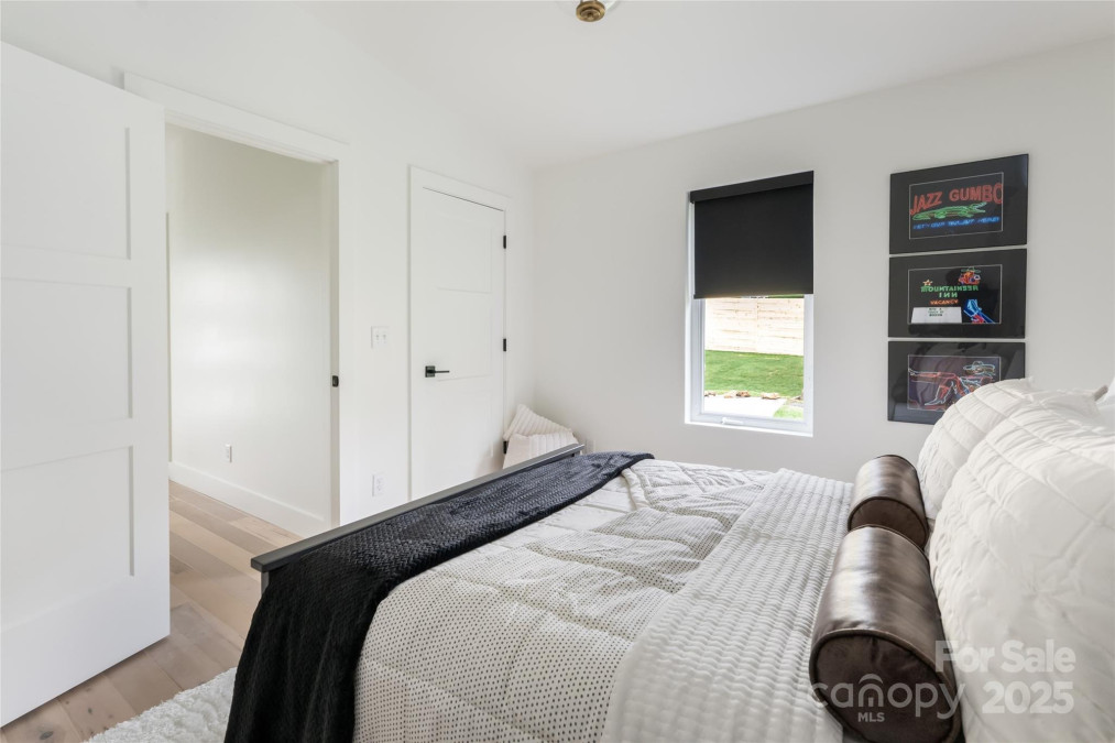 476 Upper Grassy Branch Rd Asheville, NC 28805