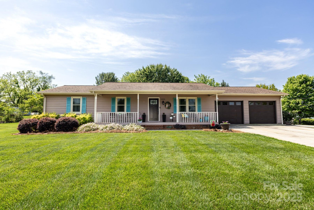 3310 46th Ave Hickory, NC 28601