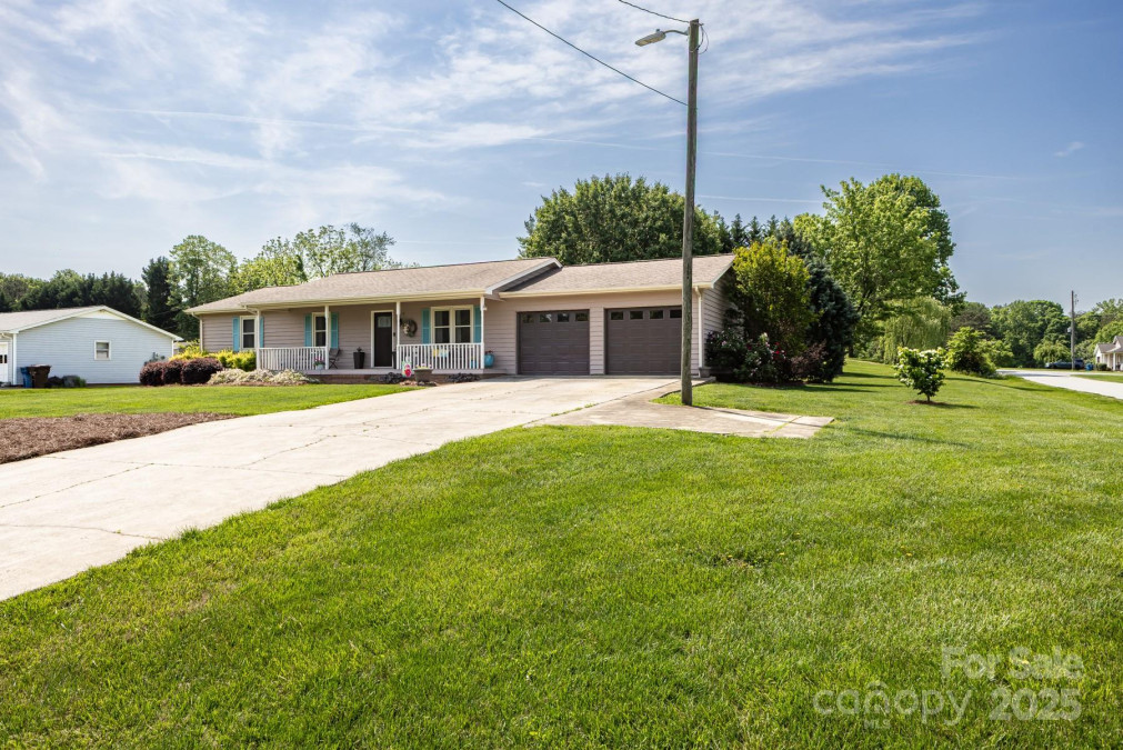 3310 46th Ave Hickory, NC 28601