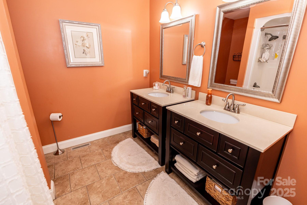 3310 46th Ave Hickory, NC 28601