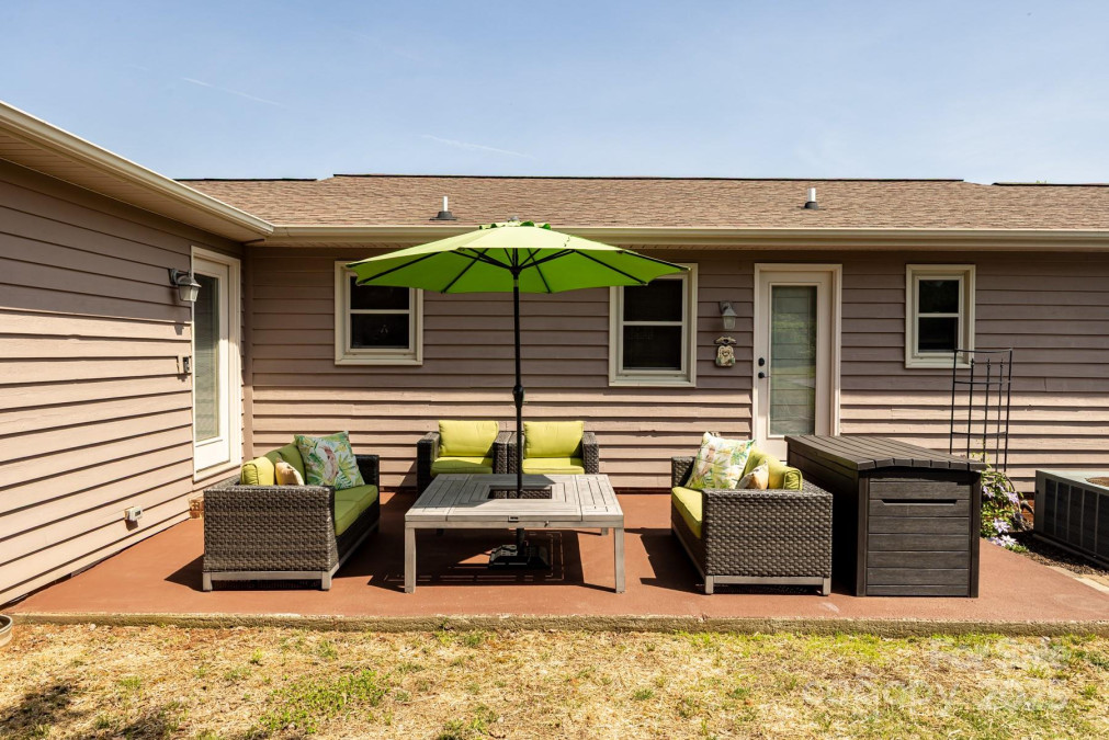 3310 46th Ave Hickory, NC 28601
