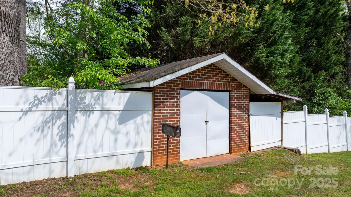 503 Sanford Gragg Rd Hudson, NC 28638