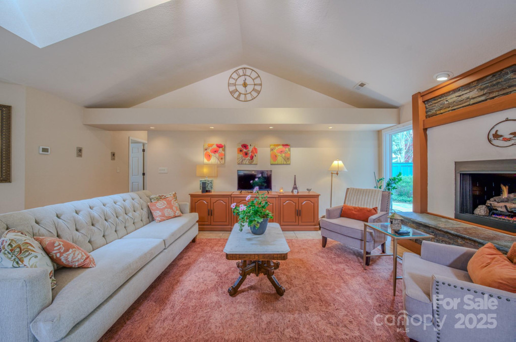 101 Firwood Ct Asheville, NC 28804