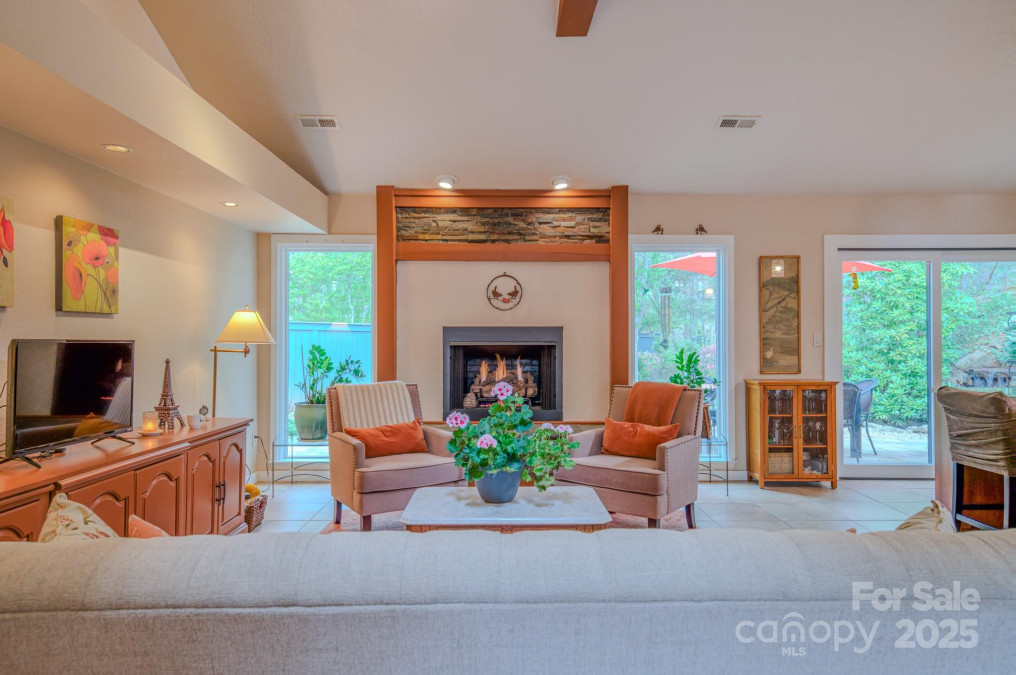 101 Firwood Ct Asheville, NC 28804