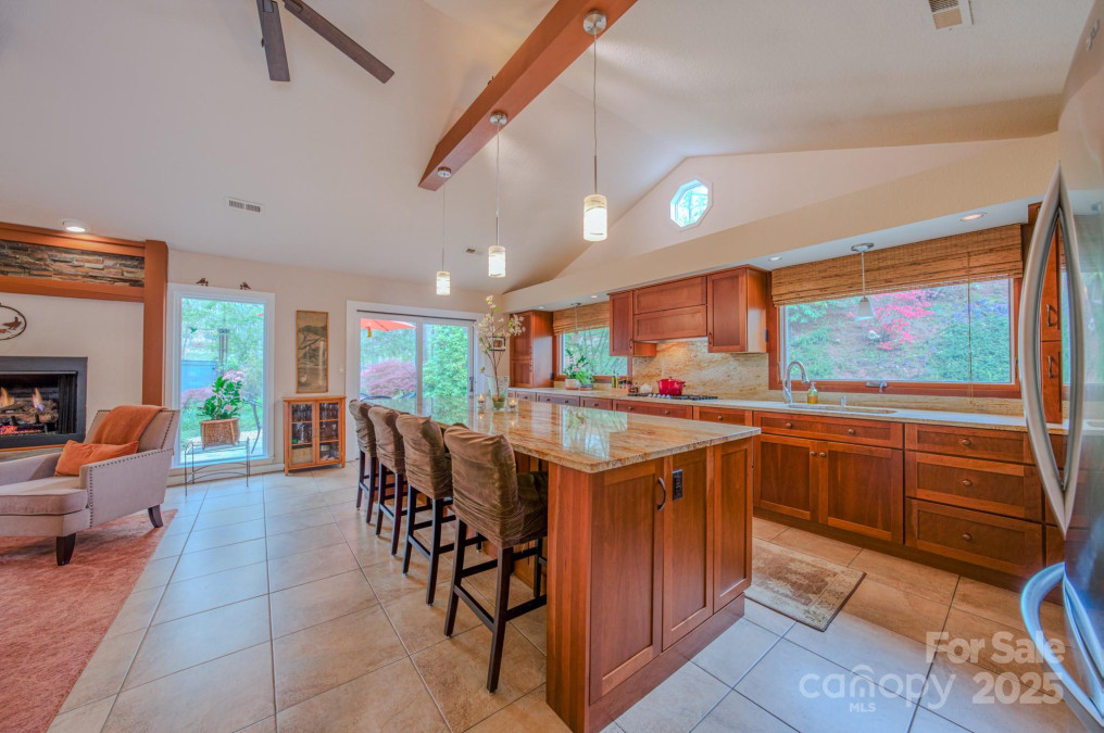 101 Firwood Ct Asheville, NC 28804