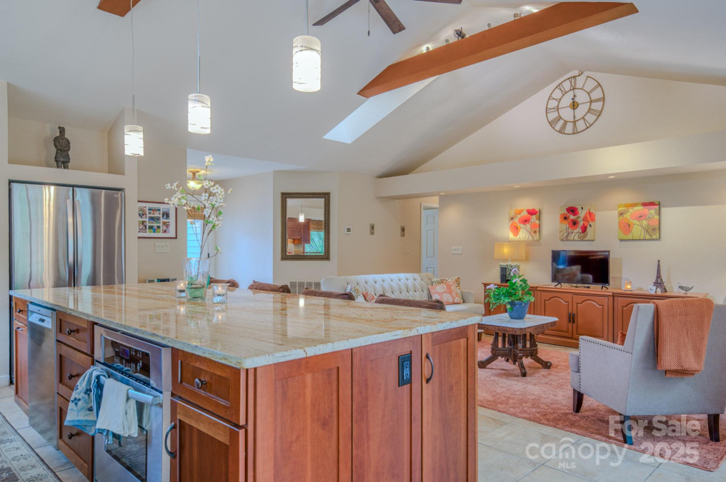101 Firwood Ct Asheville, NC 28804